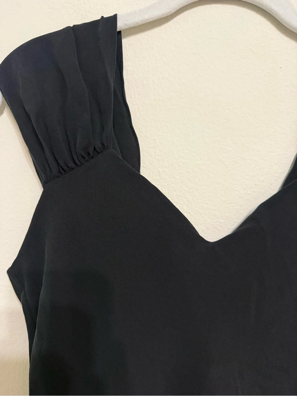 Theory Black Sweetheart Neck Camisole